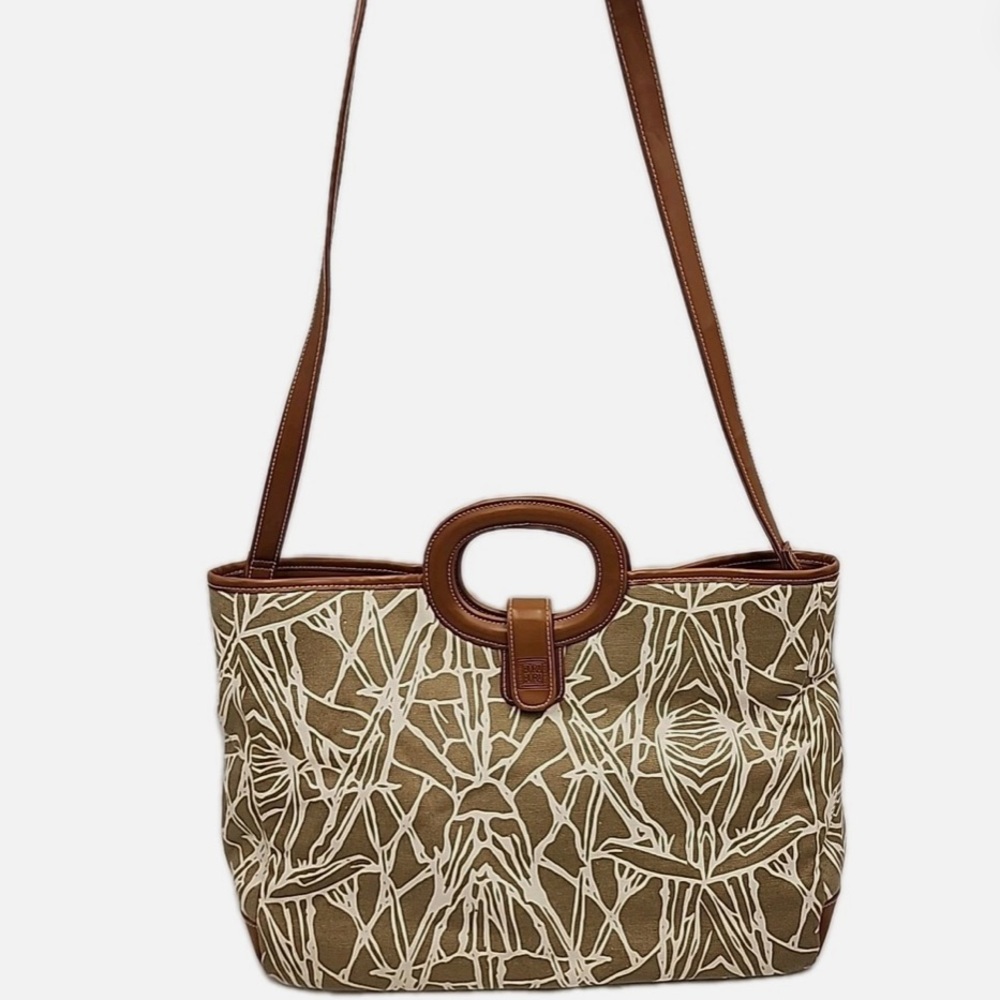 Brand New Never Used Liz Claiborne Tan and Cream Tote Bag - Picture 2 of 8